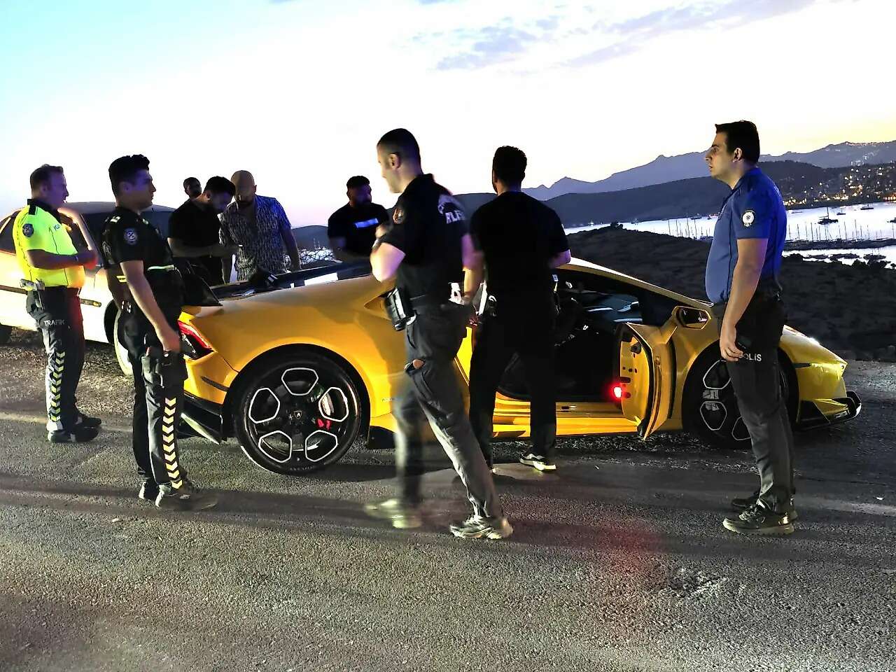 Bodrum’da Lamborghini Operasyonu, 16 Bin TL Ceza Kesildi, 30 Gün Trafikten Men Edildi 2